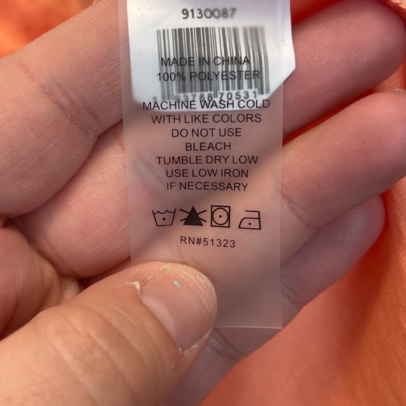 NWT Vince Camuto Bell sleeve off the shoulder top - Picture 4 of 7